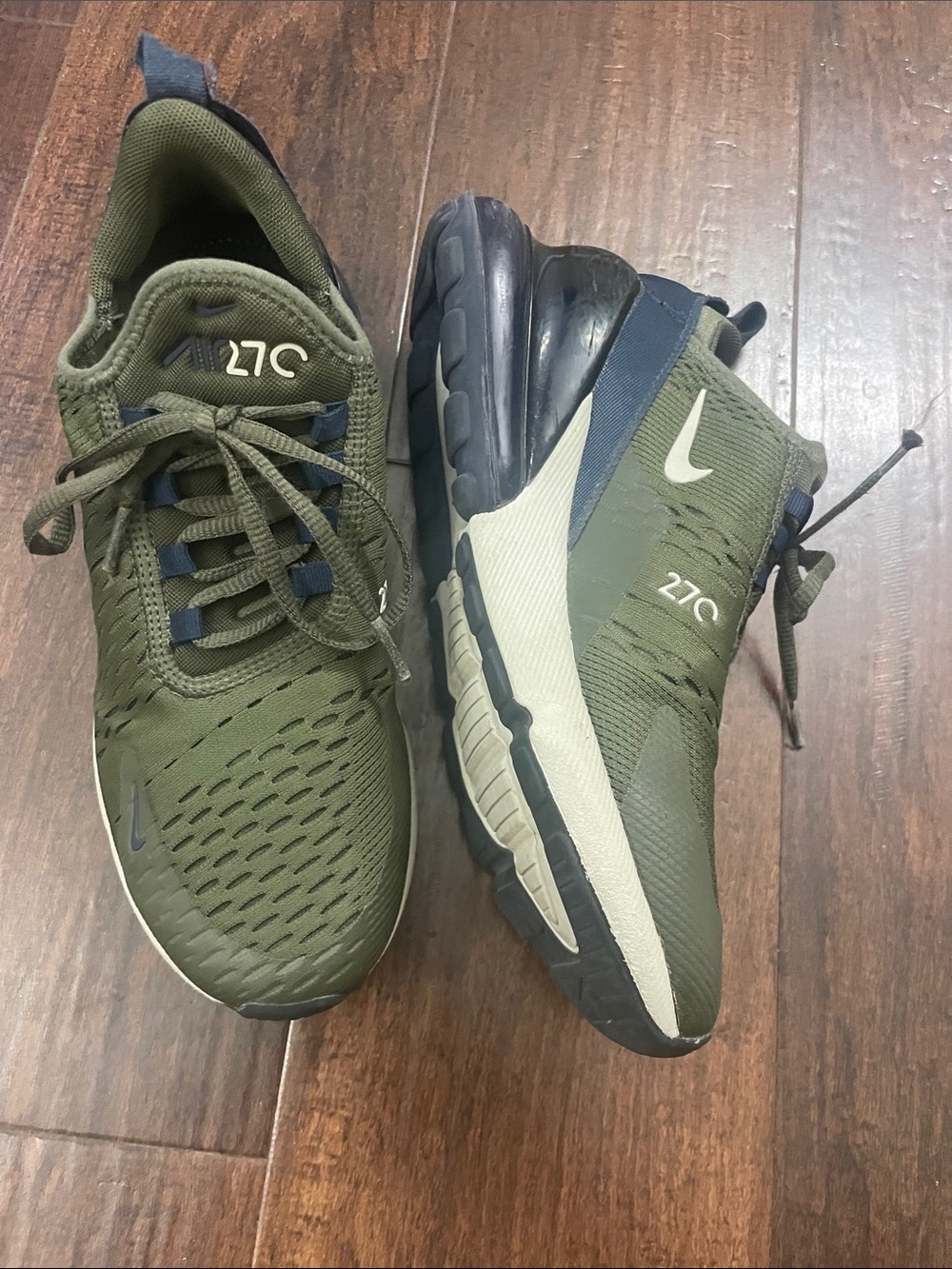 Nike Air Max 270 youth Olive Green and Navy Sneakers size 6